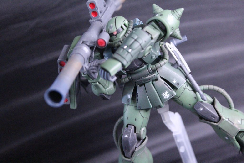 合わせ目消し:前腕、膝から下部分塗装:水性ホビーカラー汚しなど:ウェザリングマスター(青焼け、赤焼け、オイル)つや消しトップコート:水性ホビーカラースコープ部分は塗装後にクリアレジン(ピンク)を盛っています