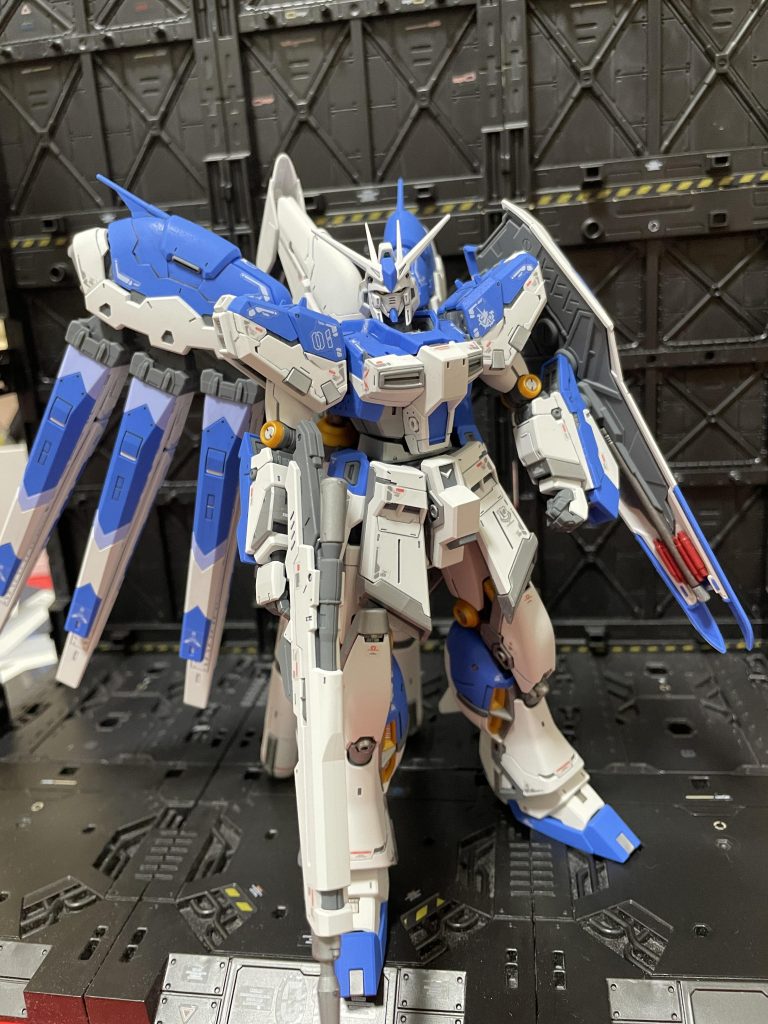 RG Hi-νガンダム–2枚目/制作者：ナギー