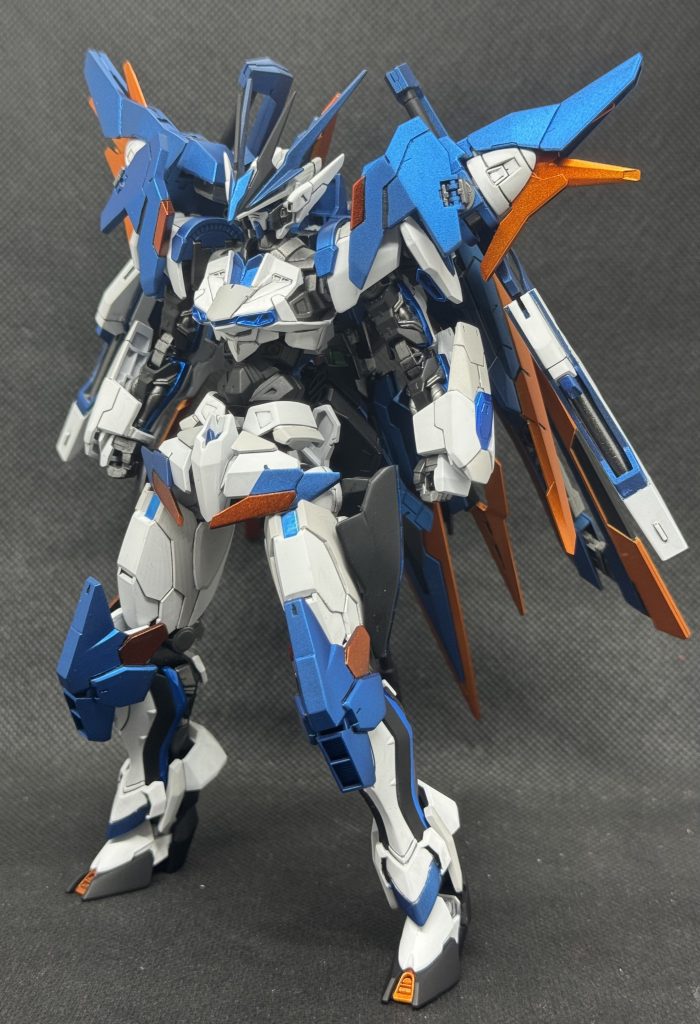 ΦアストレイアークΩアークトライドライブにより機体性能を極限まで強化アークバスターソード×2、アークレイザーブレイド×2、アークソードライフル×2、アークジャベリン、アークダガー×2でナインソード状態に