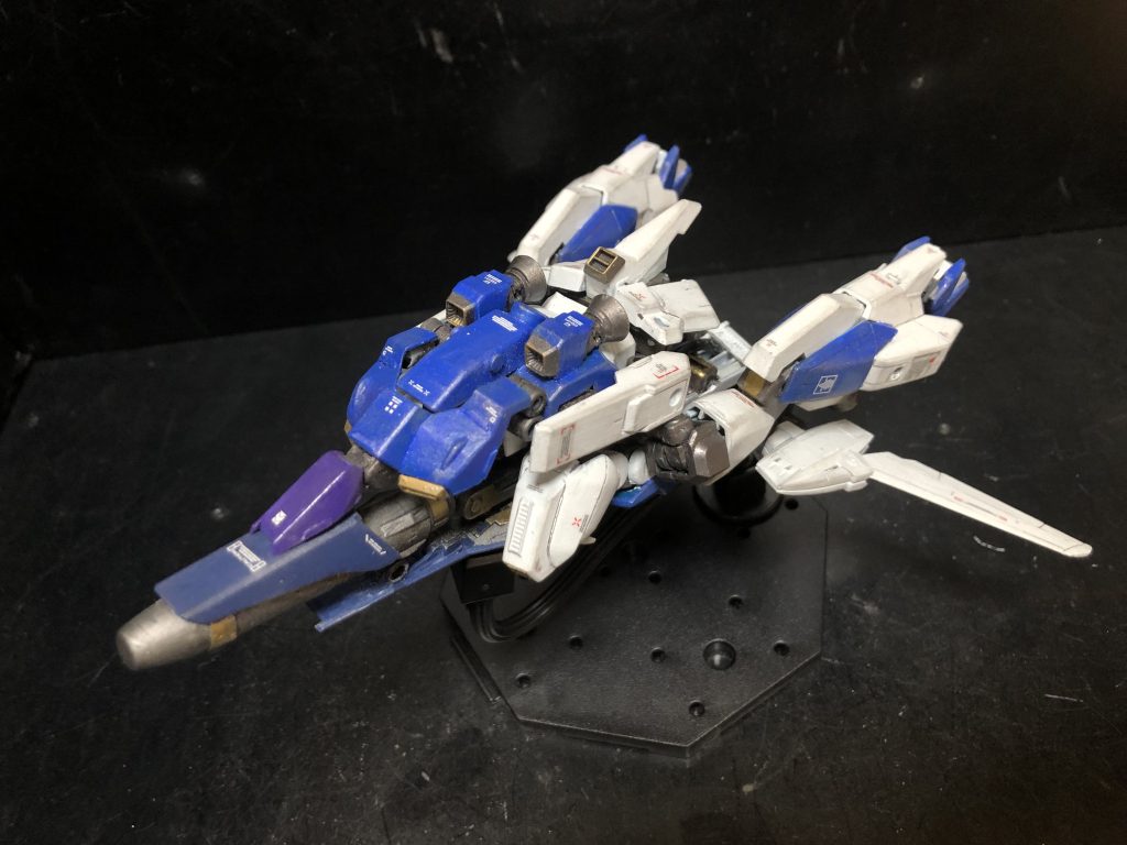WR形態。いわゆるZ系可変で機動力は非常に高い。一見複雑な可変だが、Zガンダムと比較すると非常に簡易な可変である。ただし比較する相手がよくない。