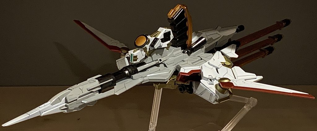 白部は黒サフ→アルティメットホワイトグレー部は黒サフ→ニュートラルグレー2黒部は黒サフ→黒+スタブラシルバー赤部は紫サフ→メタルレッド