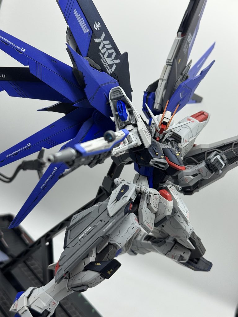 全塗装で全てガイアノーツを使ってます色んな色があり鮮やかな色合いがいいですから(お値段高いが)