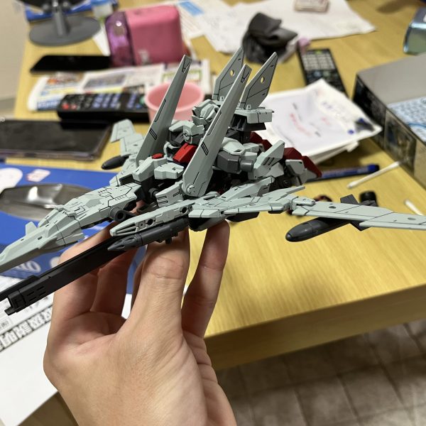 塗装完了！！なんとか変形も形になった！！試作機っぽいカラーリングも良き！（3枚目）