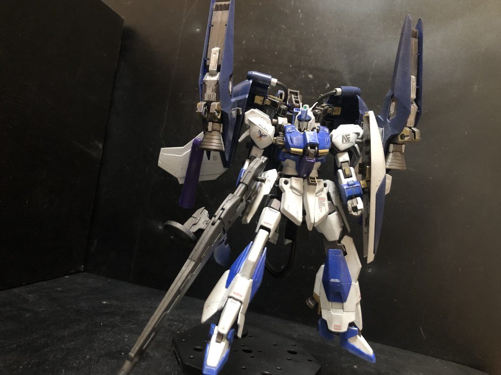 リ・ガズィライトニングカスタムは、生産性としての適性は低いが可変機としての性能は上々であった。さらに可変開発室では、リ•ガズィのBWSに着目。先のZ系可変装備をA装備とし、BWSを使用した装備をB装備として、可変機の可能性を更に模索する為、再開発を開始した。そして開発されたのが、リ•ガズィ ライトニングカスタム B装備である。