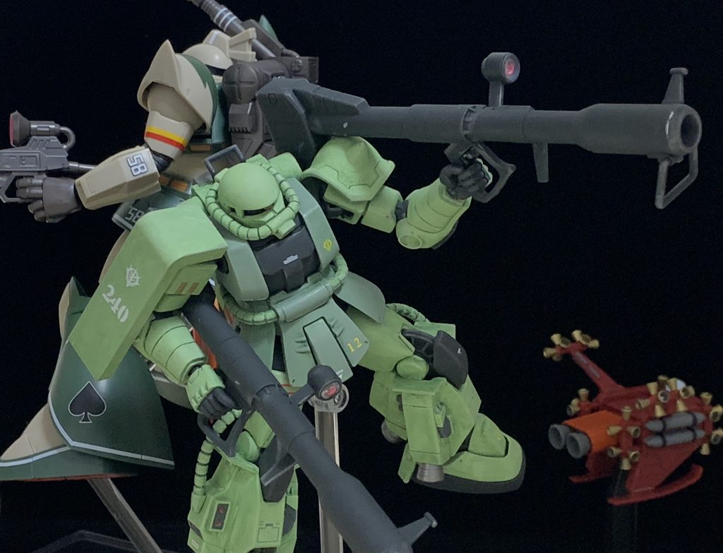 最後は戦闘シーンで〆。ご覧いただきありがとうございました。カラーレシピ:本体グリーン(胴体等):ファレホメカカラーディープグリーン本体グリーン(頭部、四肢等):ファレホモデルエアーダックエッググリーン関節部・武装・下地等:ファレホプライマージャーマンパンツァーグレーバーニアノズル:ファレホメカカラーダークスチール