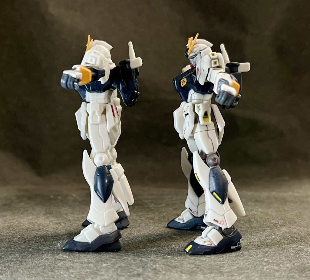 リアアーマーの角度の違い。無加工だと、太もも裏にめっちゃ密着しているのがわかるかと思います。