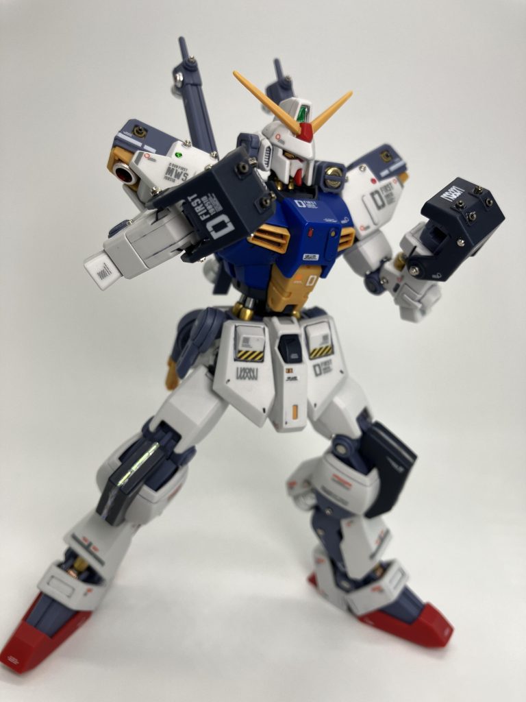 🥊シュッ、シュッ❗️パシフィックリムのチェルノ•アルファみたいに正面で🤜🤛拳をぶつけてるポーズで撮りたかったんですが上手くいかず断念😬