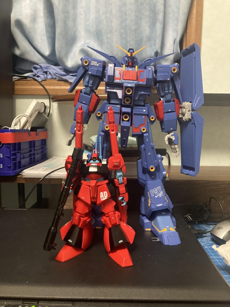 小説版ZZではシュツルムディアスに乗ったアムロレイ大尉がノルウェーにてサイコガンダムmk2と戦闘します(ハヤト艦長は戦闘機に乗り戦死します)
