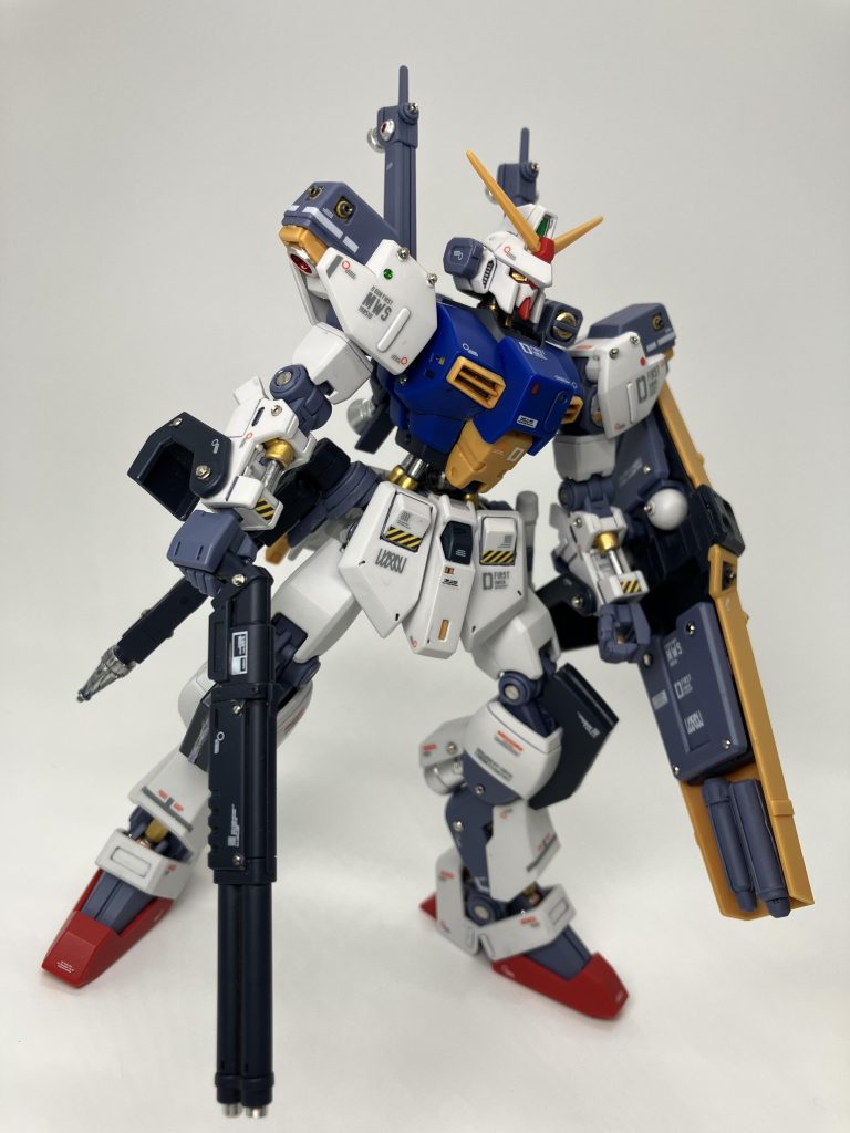 ジークアクスの影響もあり、下腕やフロントアーマーに🚧遮断機カラーのデカールを😚トロハチぶりですね😉