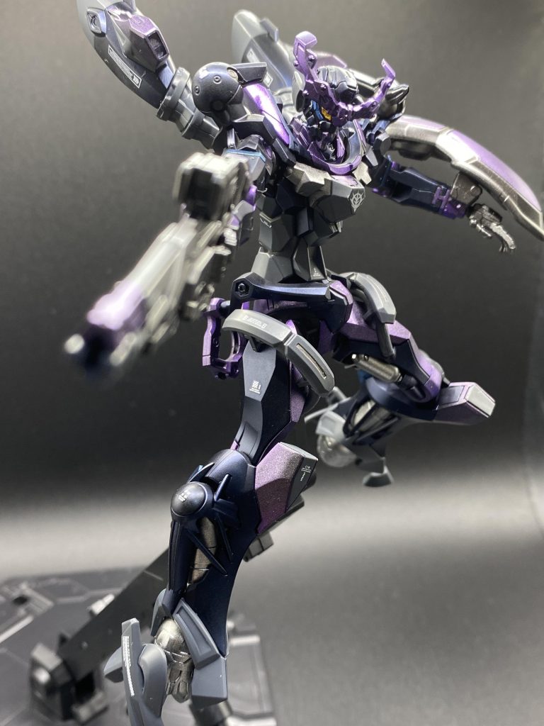 カメラアイはニャアンの瞳をイメージしてゴールドにしました。Gaahleriさんの水性マーカーも初めて使いましたがこちらも使いやすくてよかったです。