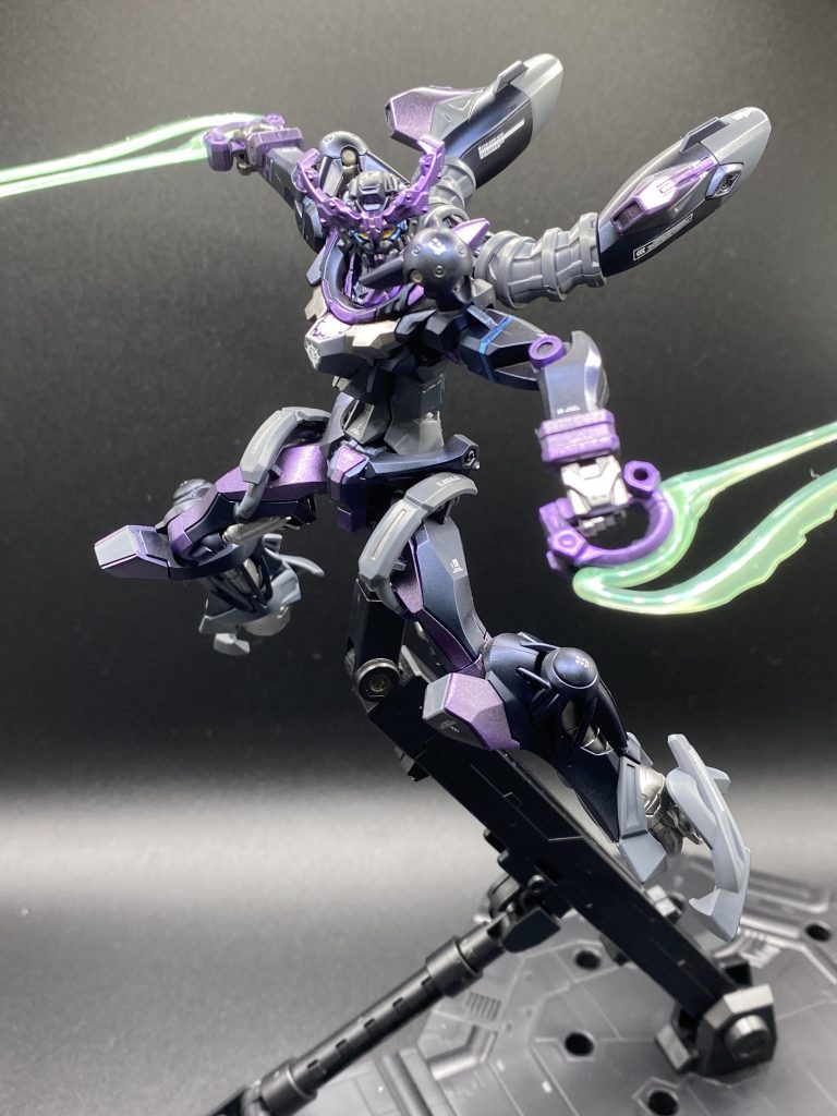 ソード2本持ってたら逆手持ちさせたくなりますよねぇ…