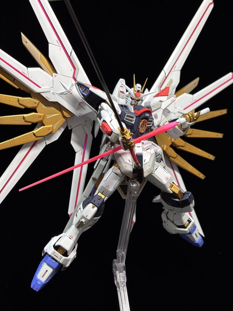 HGマイティーストライクフリーダムガンダム