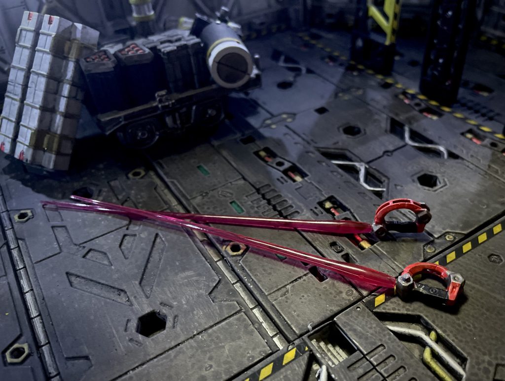 装備ビームライフル、ビームサーベルx2、ヒートホーク、ヒートブレードx2、マント