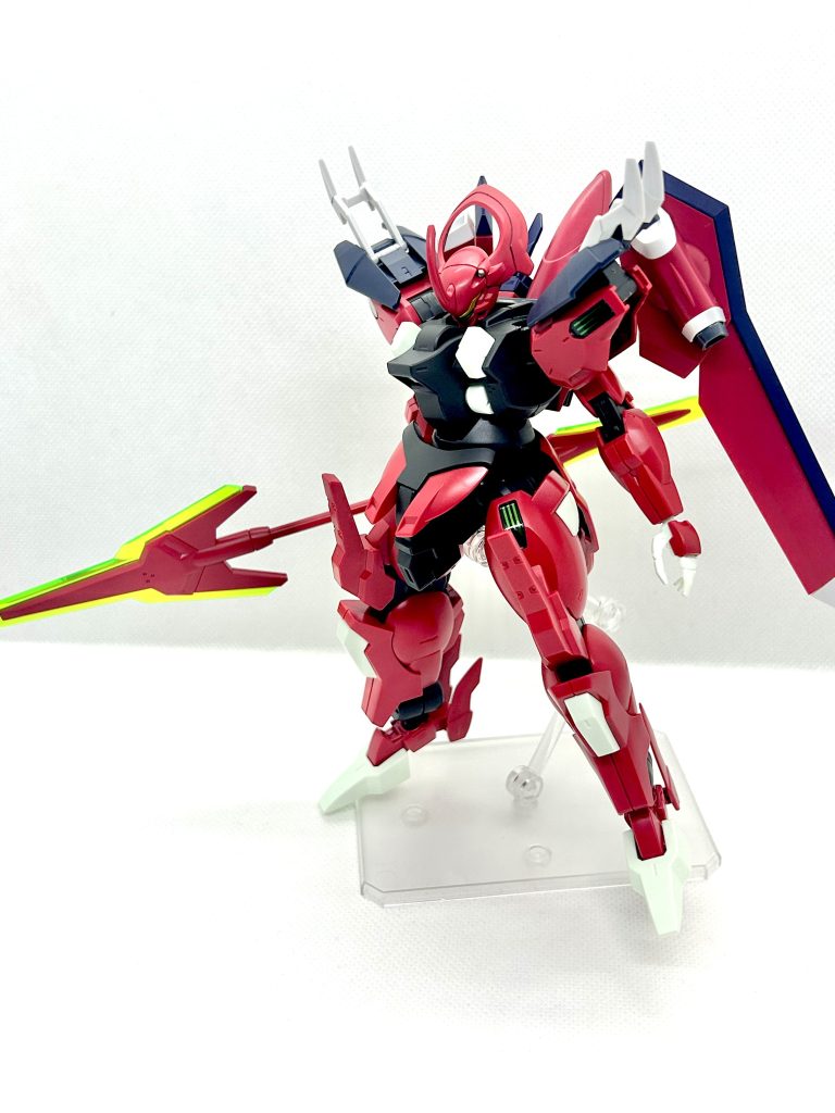 イモジャのウイング閉じた状態です。マーズフォーのシールドも爪の向きやシールド自体を真横にしたり出来ますが肩上に載せるこの状態が気に入っています。