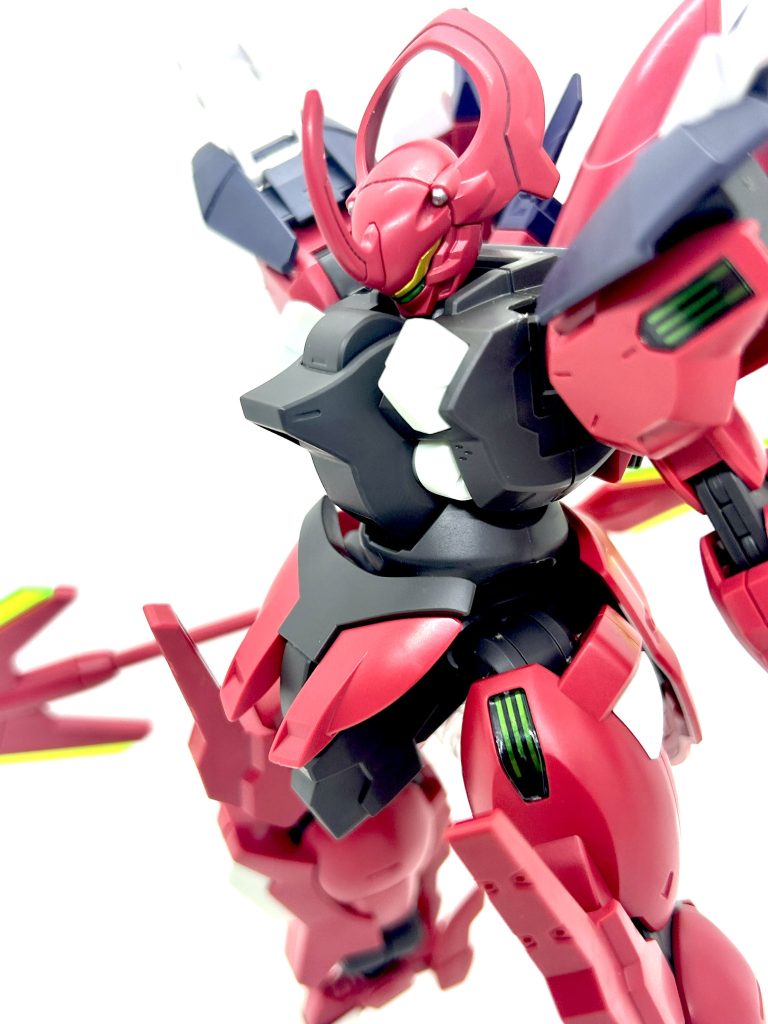 シュバルゼッテ同様、水星キットは出来がいいですね。サクサク組めました。ドローン機能が売りの機体ですが、シンプルにビームジャベリンだけにしています。どこかの騎士道精神もりもりの機体みたいな感じです。兄弟の機体で並べて撮るのを忘れてしまっていました。。。次が出来たら撮影のついでに並べて撮ります。