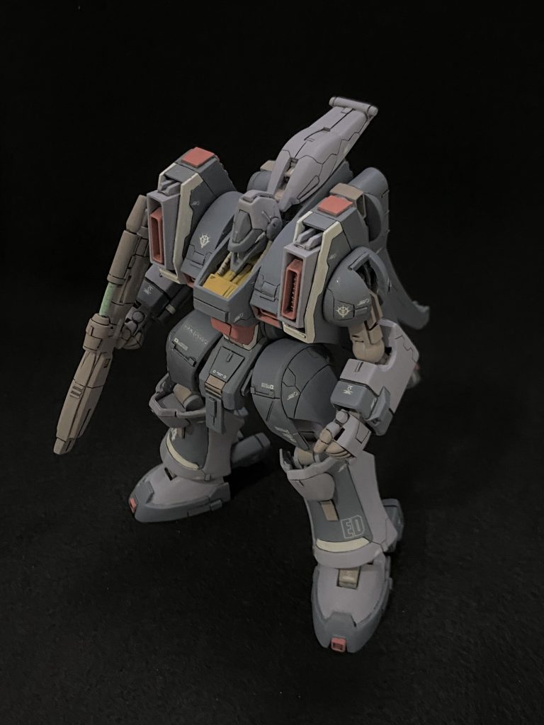 主な改修点頭部: 小型化と顎の形状変更胸部: 左右部の小型化と角度変更、中央部の天面角度変更(背部・推進器位置が上方に)腰部: 中央部延長、アーマー延長と取付方法を腰への固定から腿付け根へのBJ接続に変更肩部: ミサイルポッド、半球の大型化腕部: 上腕延長、肘関節増設脚部: 腿ロール軸追加、膝関節可動化、足首から下の他キット流用による新造、下脚部の全体的な形状変更