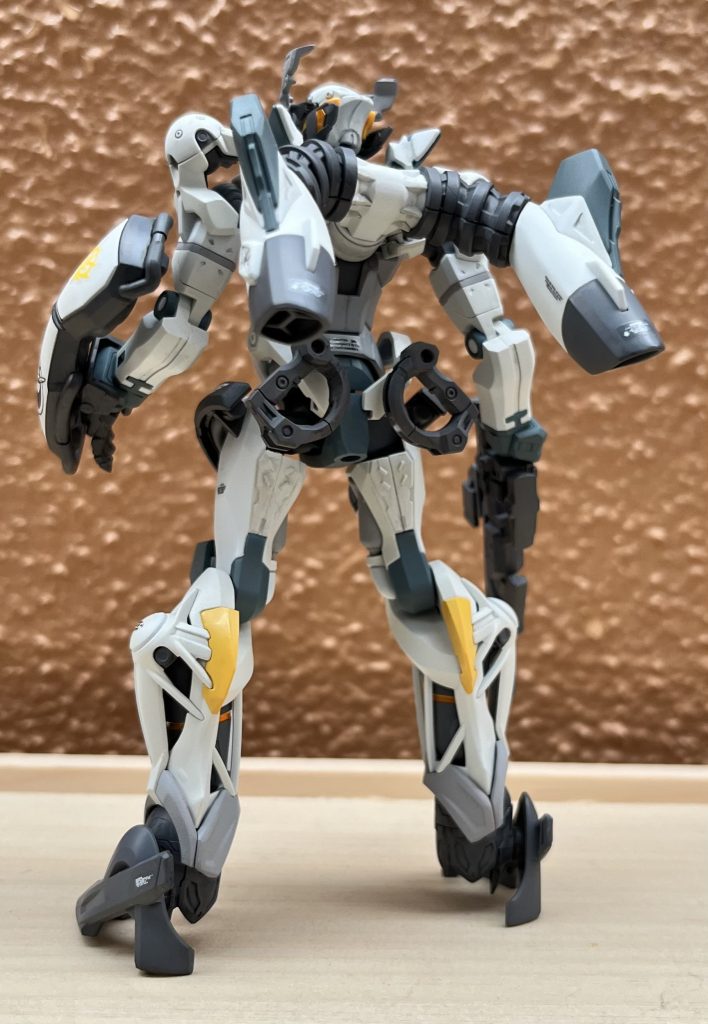 ブースター取り付けのところにスジボリしたくらいです。