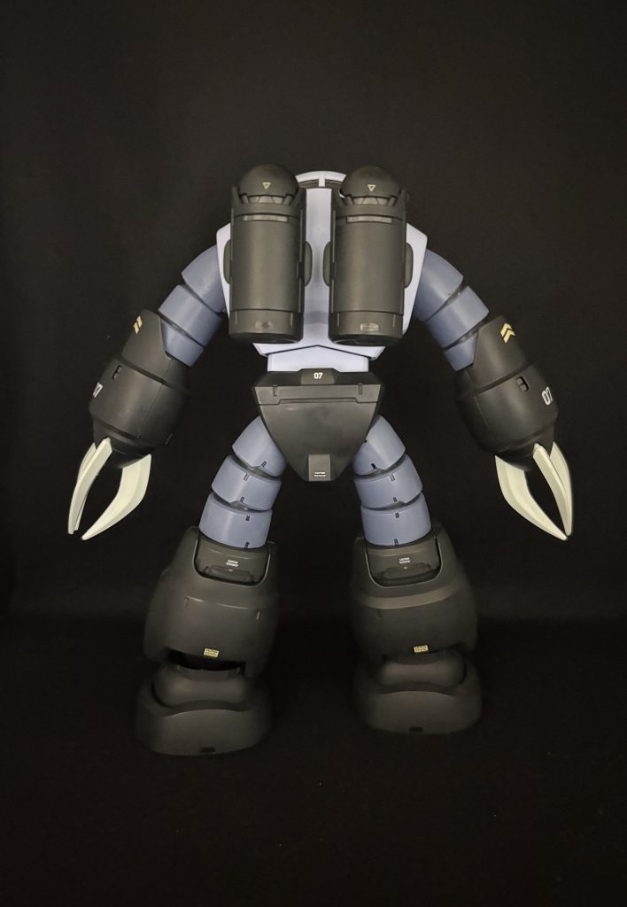 デカールは別売の水転写デカールを説明書の通りです。カラハ機とわかるのは肘の軍曹の階級デカールくらいかと😓