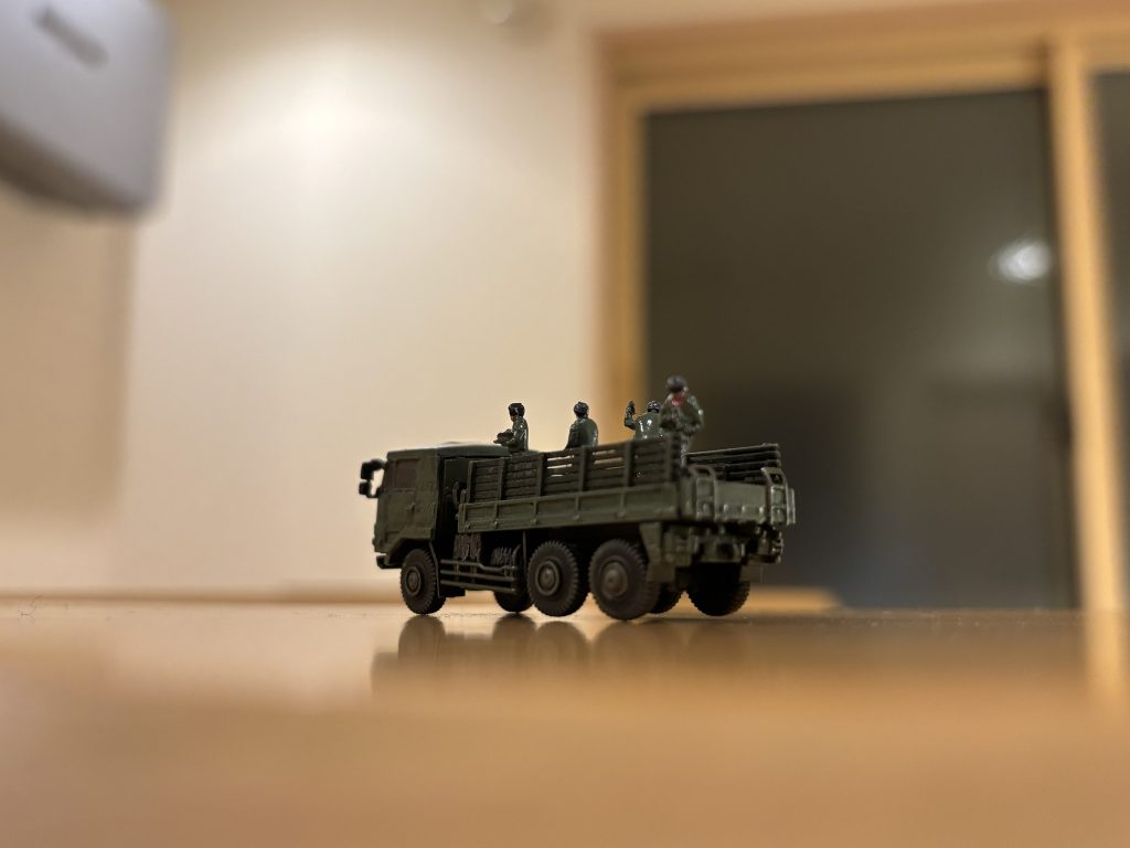 自衛隊トラック笑そして、歩兵たちはジオン版を新たに作りました笑