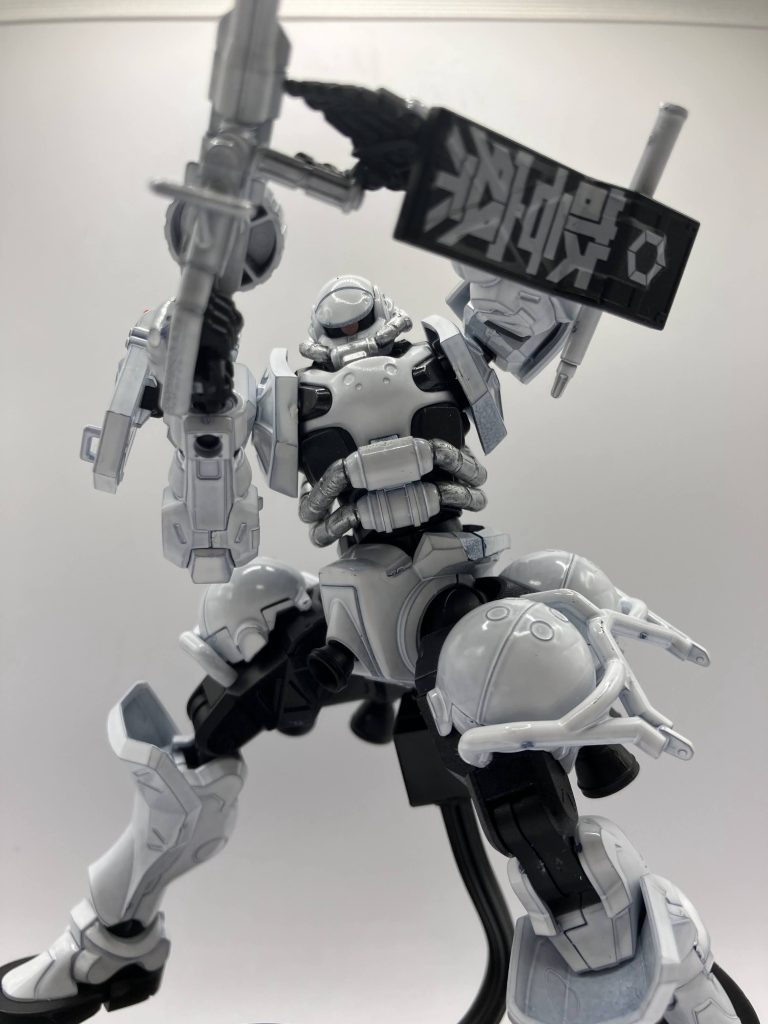 ポリスのザク。–5枚目/制作者：L.W