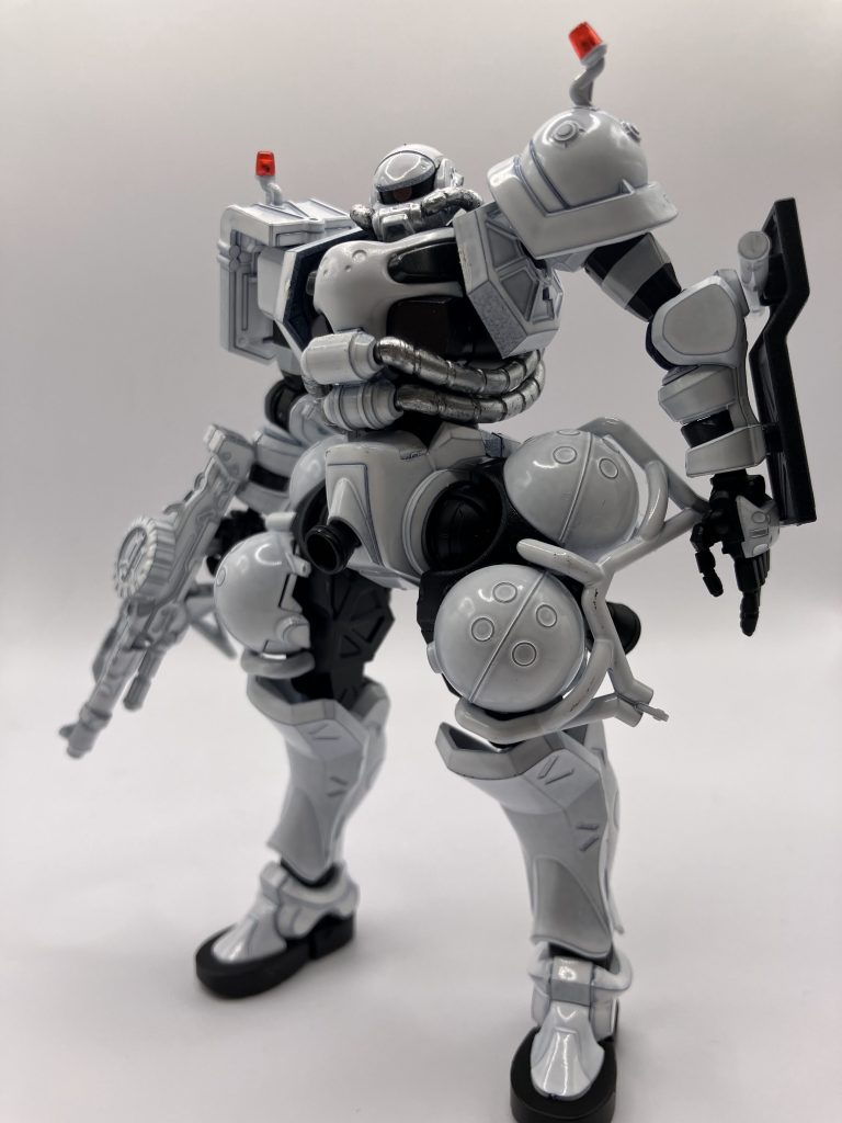 軟質プラに一苦労。思わず缶スプレーしてしまって大慌て。…しかしスタイルはカラーって感じだなあと思う。