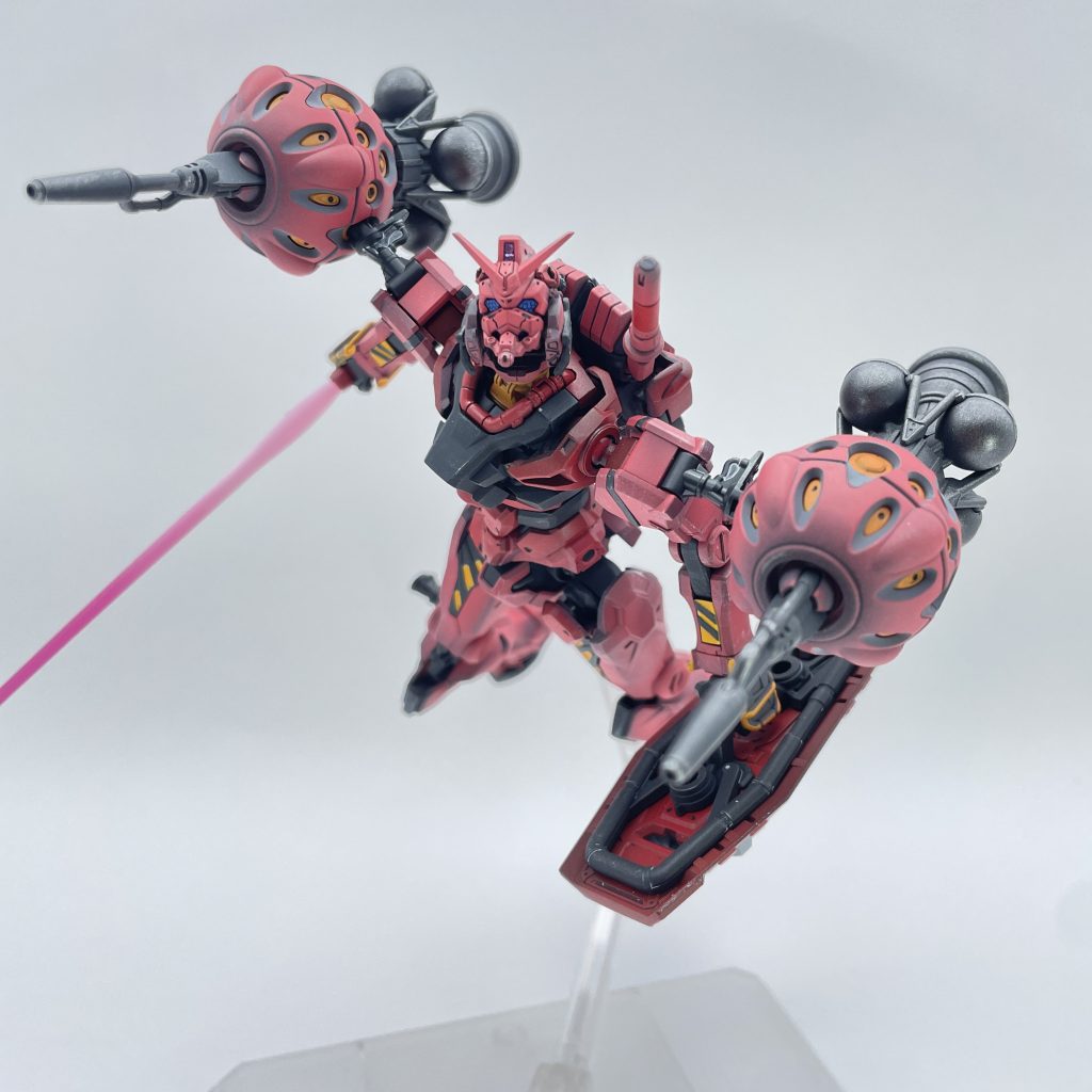 カメラ目線の方が怖くていいね。