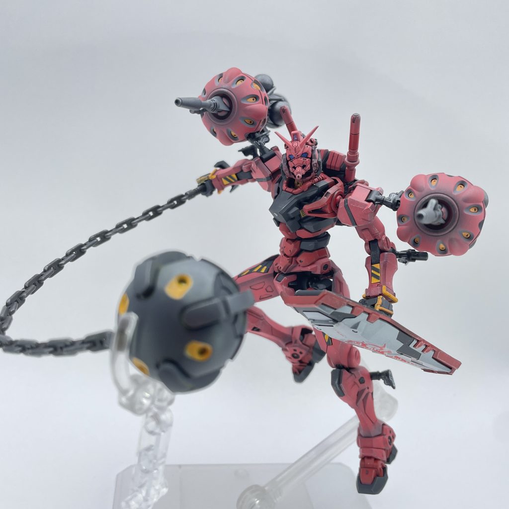 赤いガンダム–3枚目/制作者：ぱやぞう