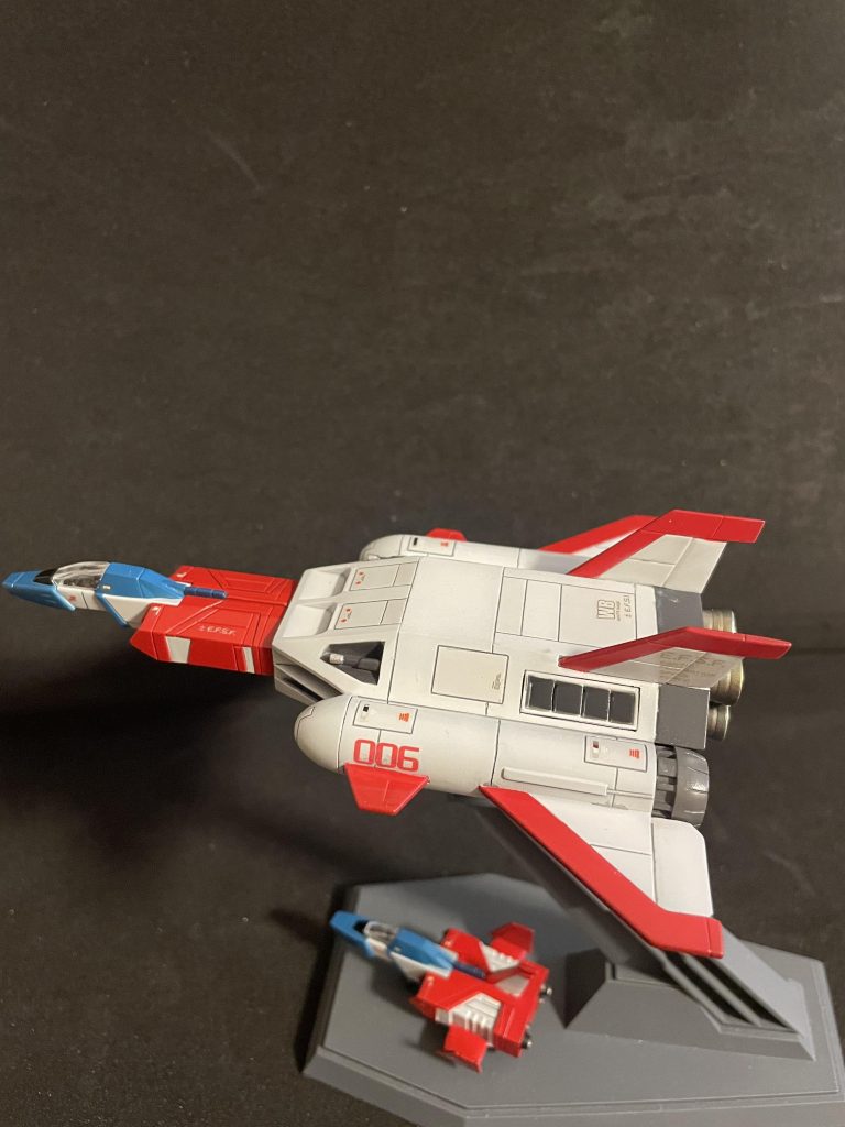 胴体は少し情報量を増やして、コアファイター部はRG2.0に近づけました