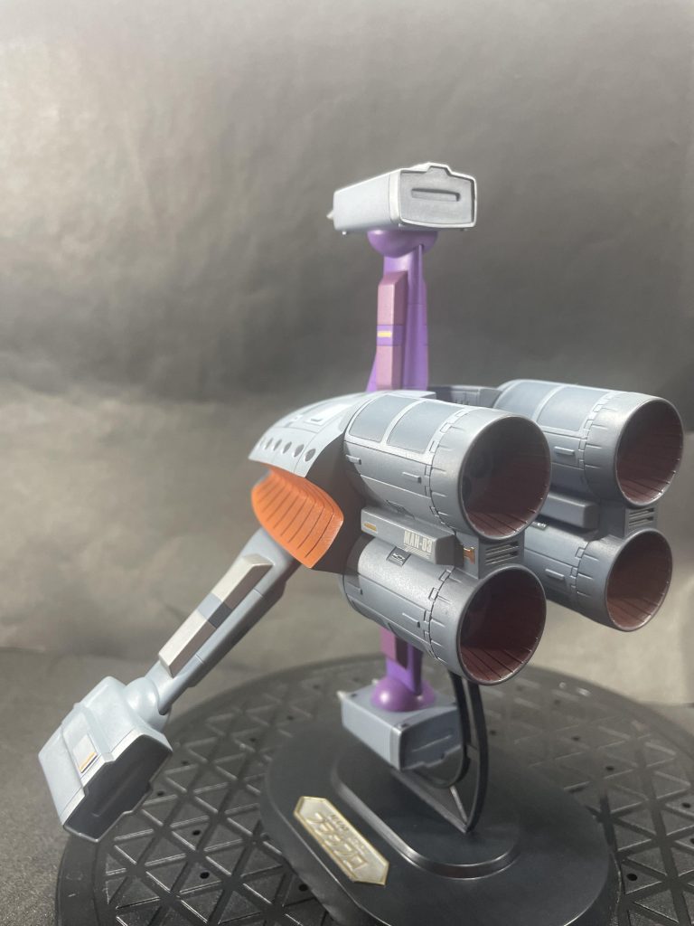 本体はこれで完成なので、付属のガンダムを少しいじって一緒に飾りたい
