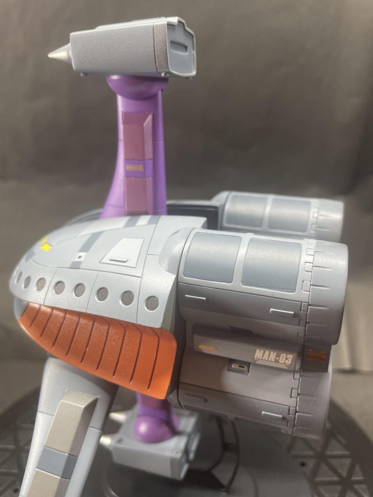 デカールは最小限で抑えめに