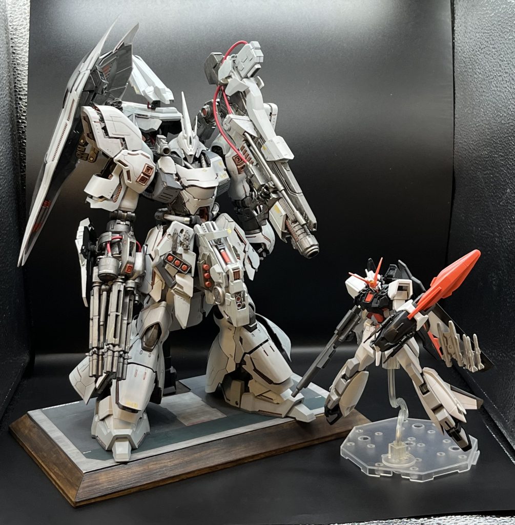 サイズがわかる画像腹部を前屈みに少し延長しています力強く立てています