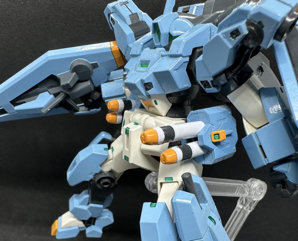 腰部にミサイルを装備デミ系は腰に何か付けたくなる