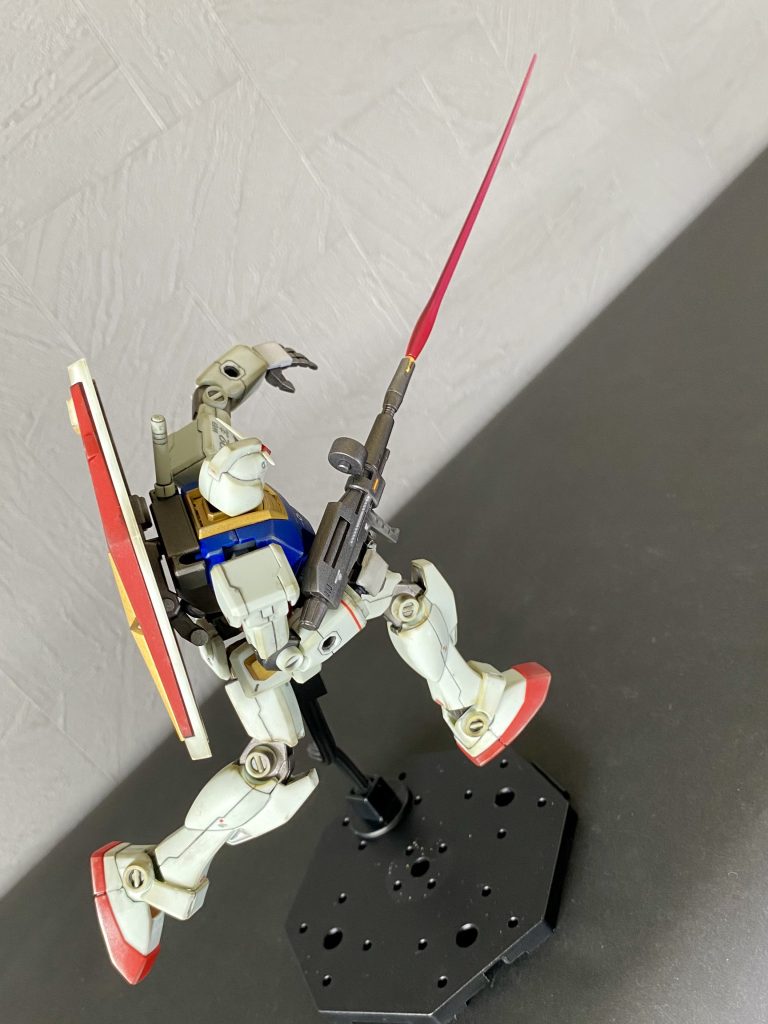 有名な振り向き撃ちもこの通り。