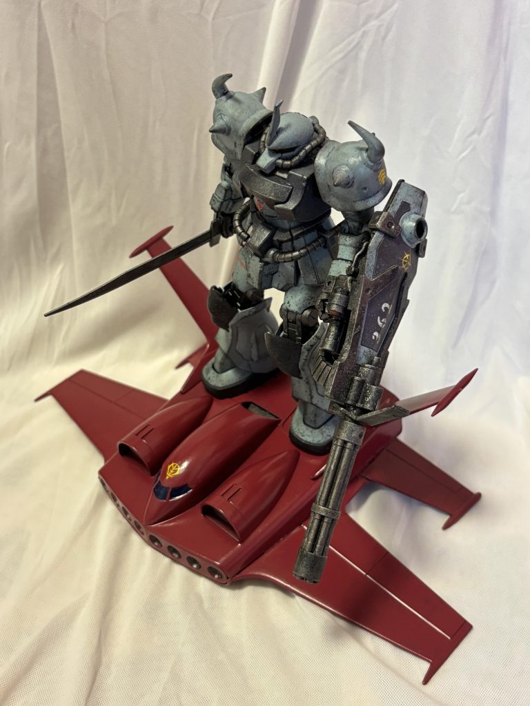 機体を乗せるとかっこよさ2割増しですね。グフカスタムはドダイIIですが、まあ、いいのです(zaku-kao4) イギーは