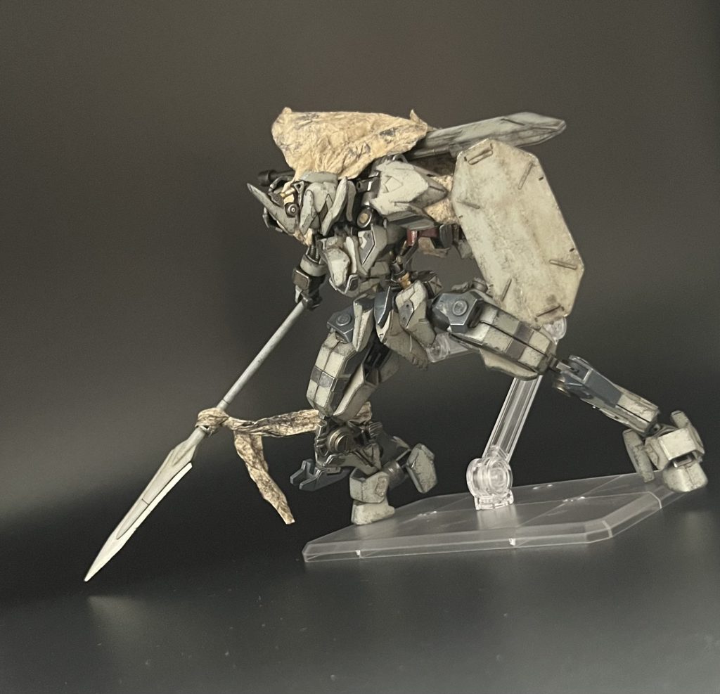 武装&アクションです。長槍:ダリルバルデとディランザの槍を合体。接合部が雑なので布っぽく巻いて隠しました( ᐛ )