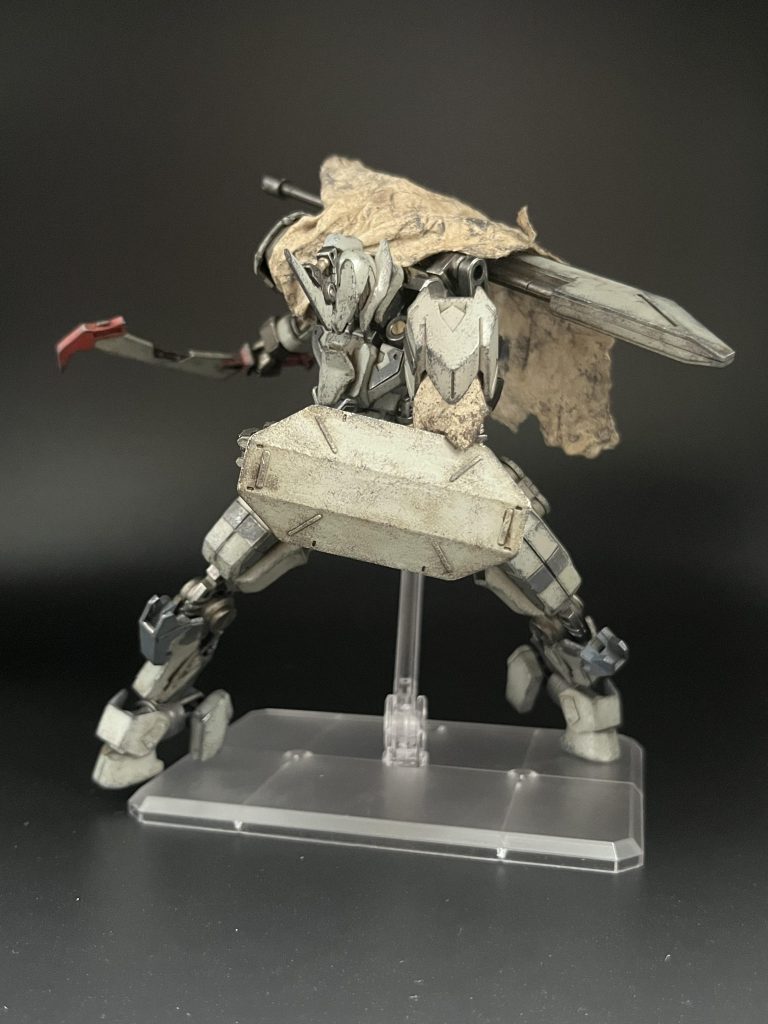 ショートソードというかナタ？:ヘキジャの剣です。いい形！後、盾は境界戦機から。