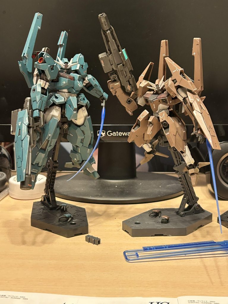 ジオラマ無しで机に飾るとこんなイメージ。一本のサーベルは指でチマチマ曲げて馴染ませました。ご覧頂きありがとうございました。