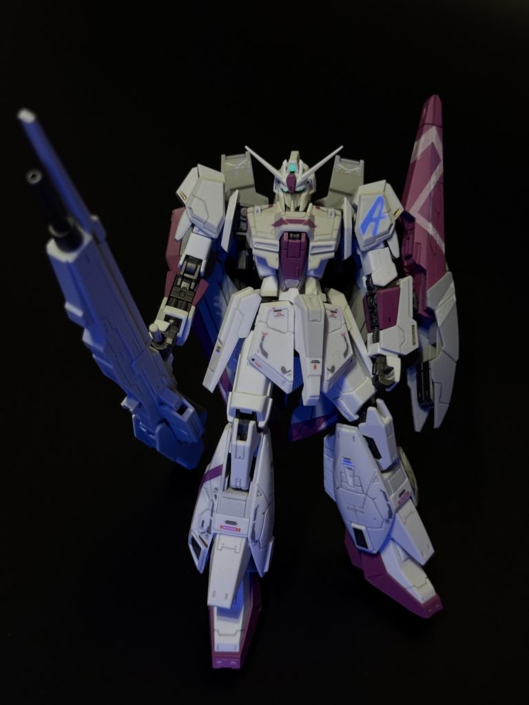 左肩のマークはオリジナルの「Z」と迷いながら最終的にアムロにしてみました😅