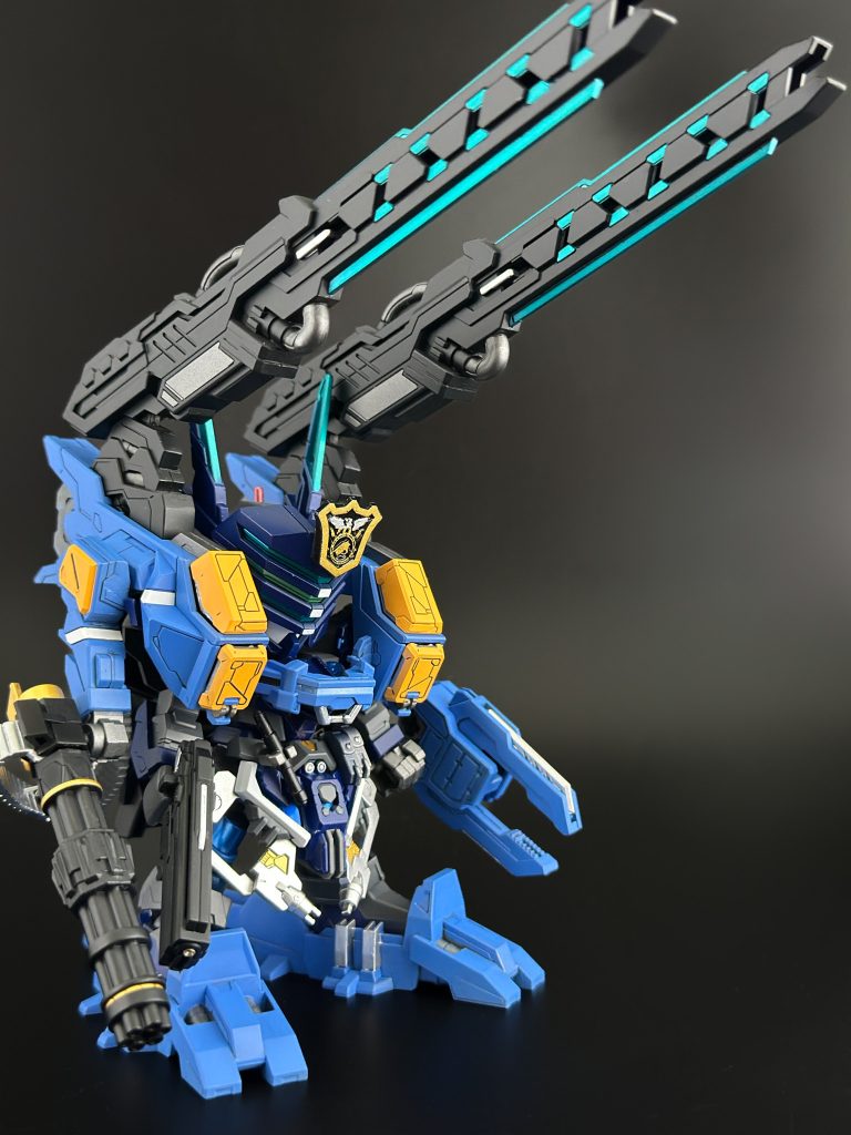 今回はブルデュエルのカラーリングを参考にしてみました。なんでって?なんとなく...ミサイルハッチの色変えたらアサルトシュラウドっぽく見えるかなーと思ったのがきっかけではあります。