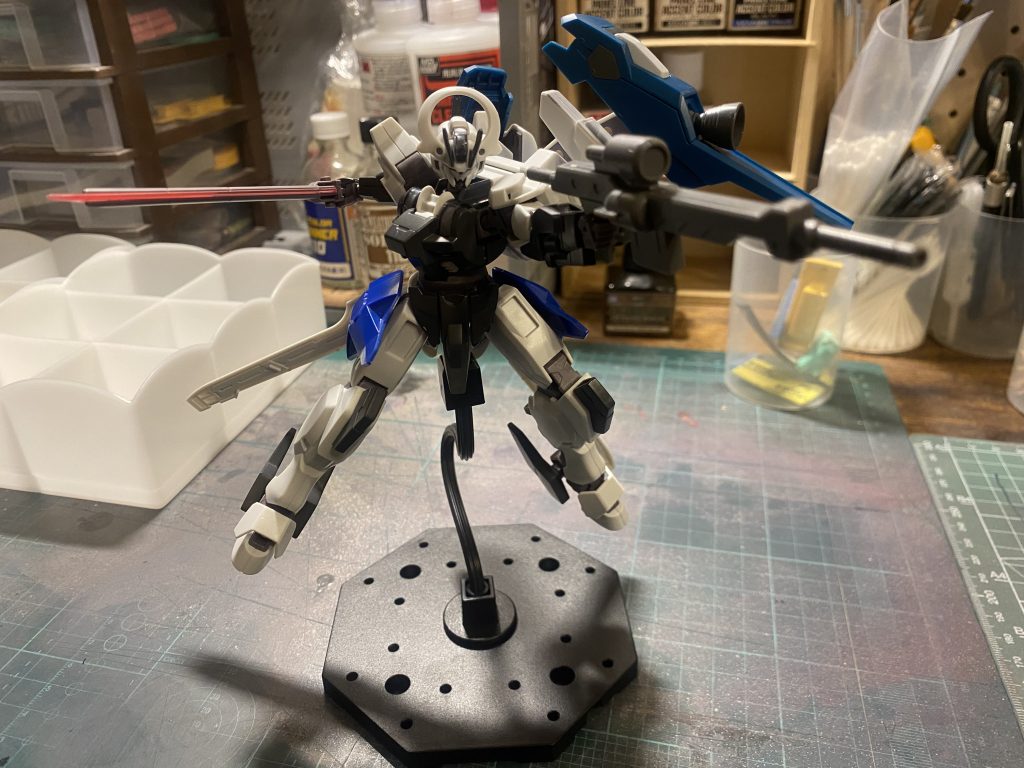 模索中の状態バックパックはリゼルとEZ-SRをミキシング、太もものアーマーはガンダムグリープのものを。