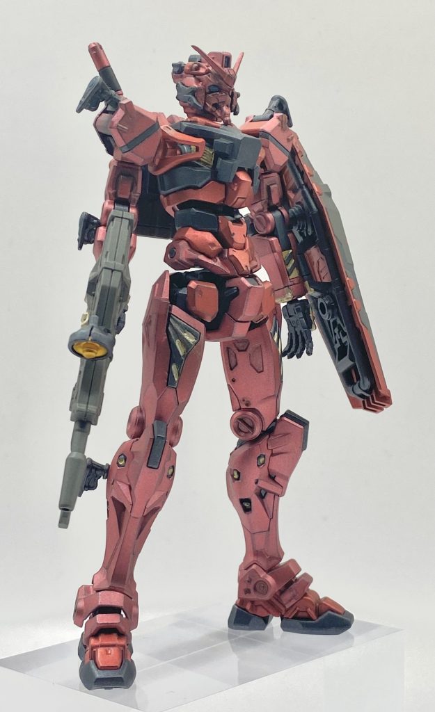 全体的にジークアクス系のHGキットの発売日は数ヶ月後とかなので、各MSの初登場時の欲する熱量が冷めた後の発売となる為、この赤いガンダム も直に市場に溢れてくれるんじゃないかと思えるんで、又、作る機会もあるかな？って勝手に思っています。