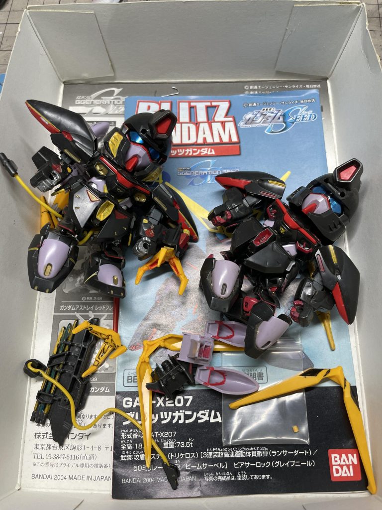 中古キット2体。溶剤で旧塗装除去、そしてゲート処理、その後、部分塗装を実施。黒い機体で墨入れ省略、超ラッキーだった（笑）。