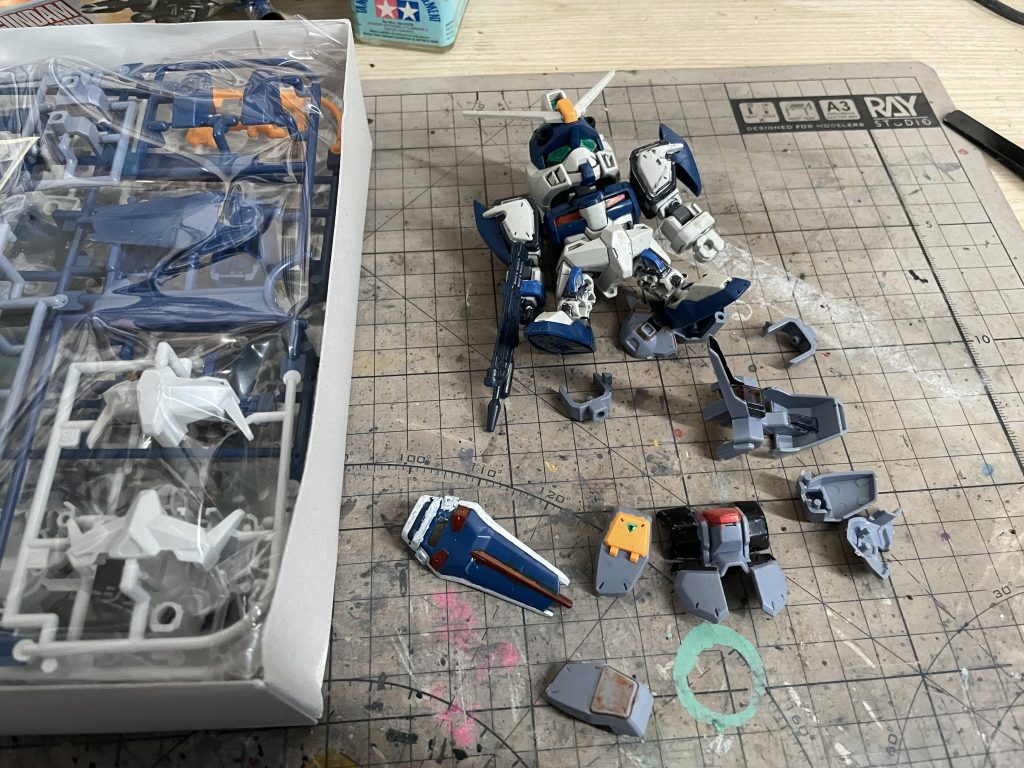 古い素組と新しいキット。