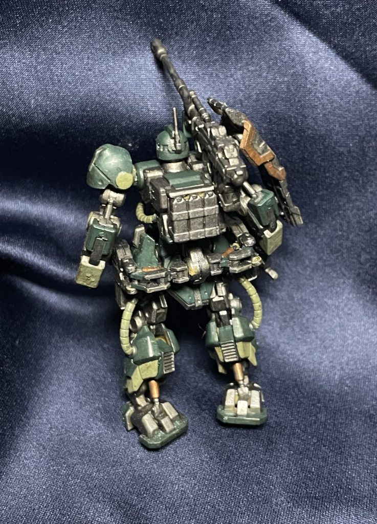 組立中に塗装剥げて、禿げそうです。