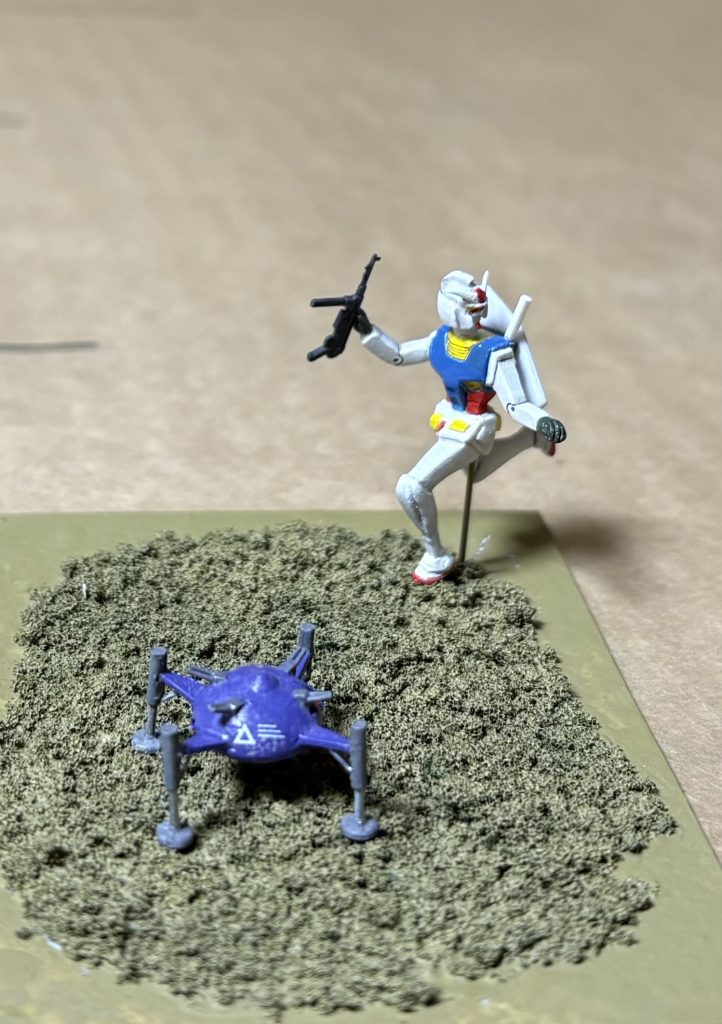 地面に降りたらサッカーボールキック(zaku-kao8)天龍源一郎です(zaku-kao8)