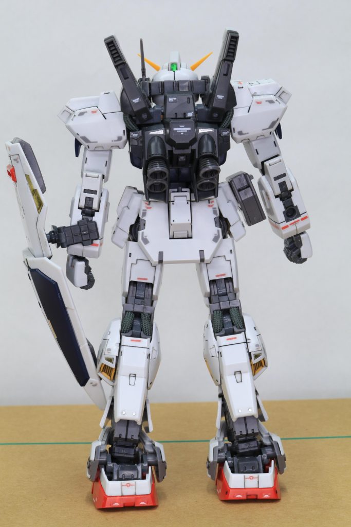 色なんてぬっていないのにバックパックのカッコよさに痺れました。