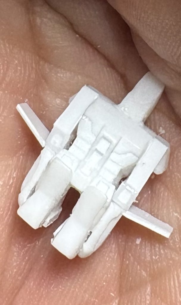 よっしゃ出来た(zaku-kao5)さすがアタシ(zaku-kao8)大友康平に背中を押してもらったら、すぐさま歩き出せるという単純さ(zaku-kao8)...どうやって塗ろう...(zaku-kao1)めんどくさいな....って思ってたら、ジッタリンジンが「バイバイマイスィートダーァリン!さよならしてあげるわ!」って語りかけてきました。ヤバい!最後まで作らないとサイコガンダムにフラれちゃう!