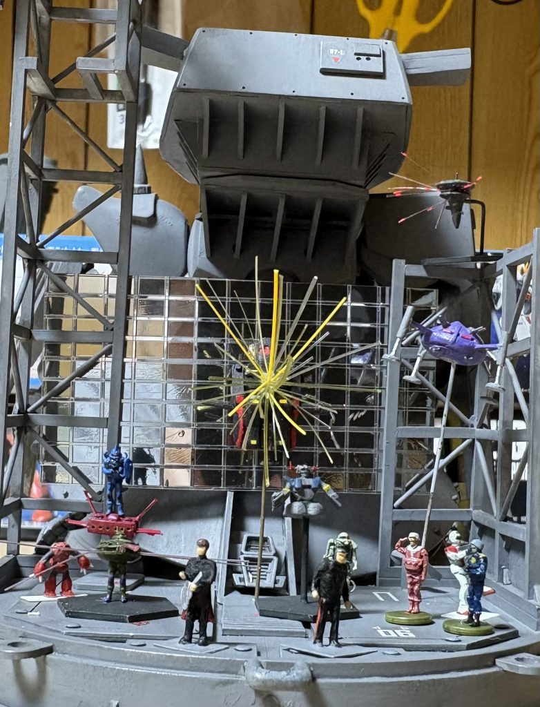 忘れてた(zaku-kao8)本題は、オセロさんが言ってたスポットライトだ!ビームを太くしようかと思ったけど、参考に見た動画では、シャワーみたいにビームが出てたから、こんな風になりました(zaku-kao8)