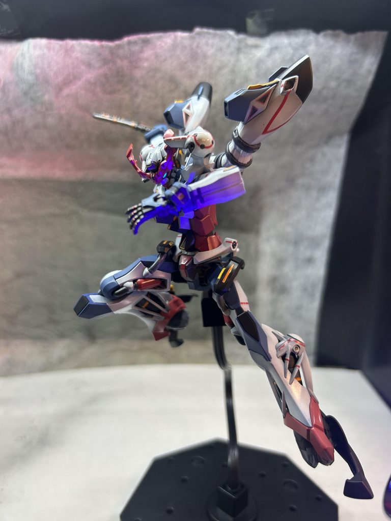 ぐにゃぐにゃ動くのでポージング付けるのが面白いです(*´-`)