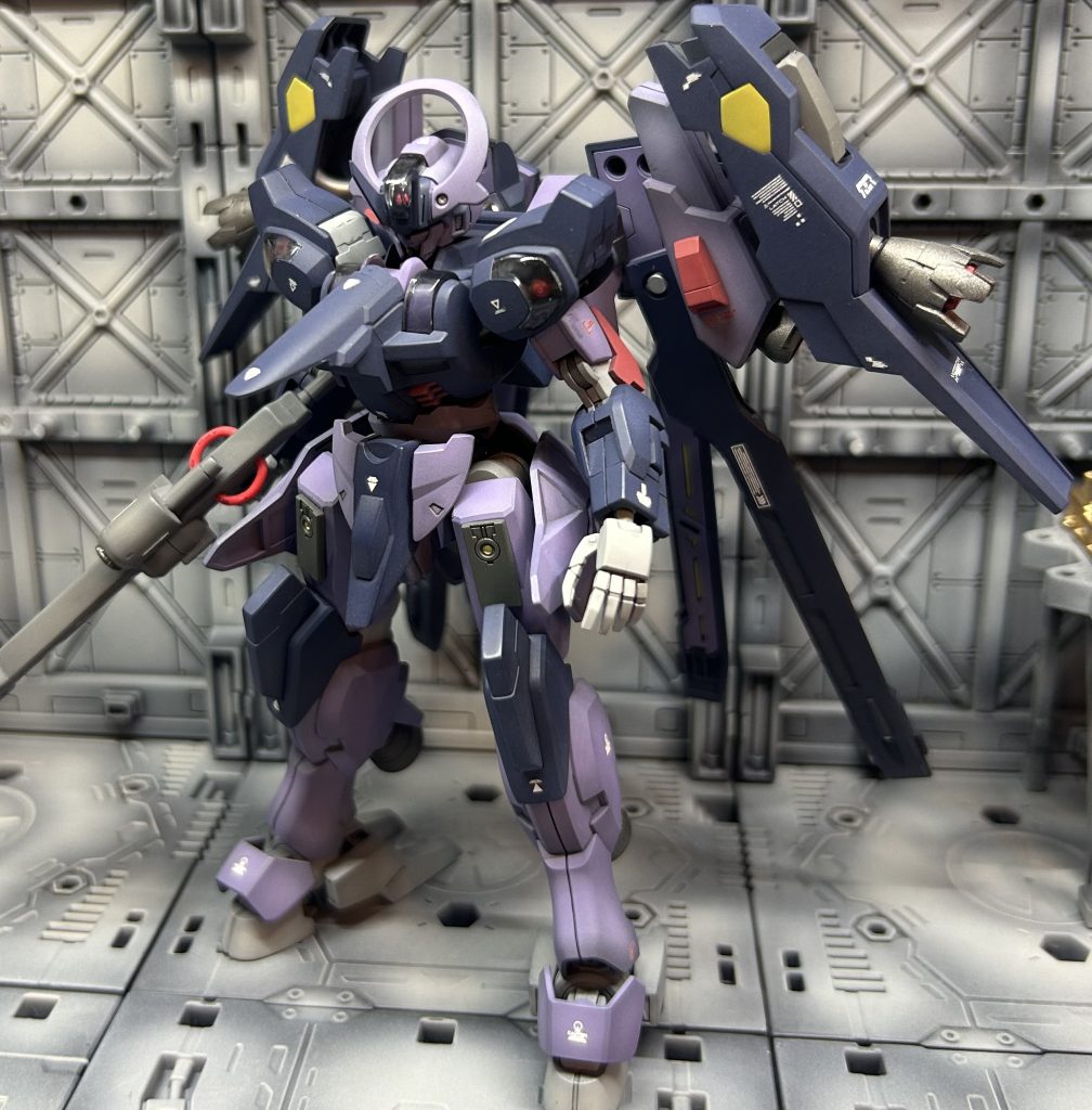 フロントビュー微妙にグラデーションかけてます。